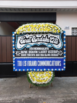 Papan Bunga Duka di Sambi